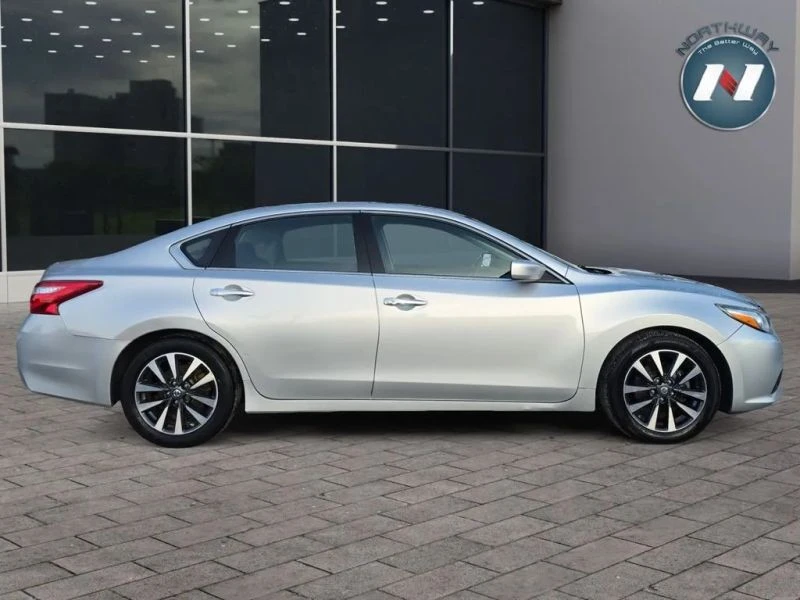 2017 Nissan Altima 5th Gen - Image 6 of 12