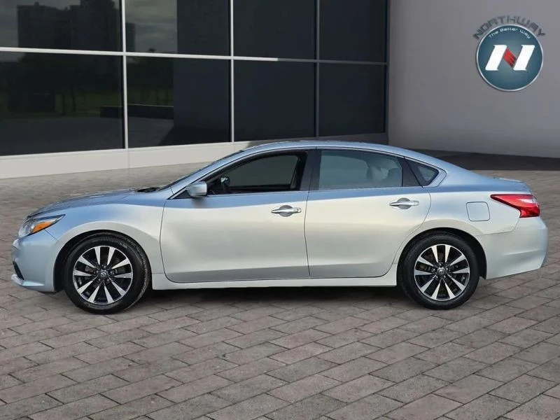 2017 Nissan Altima 5th Gen - Image 2 of 12