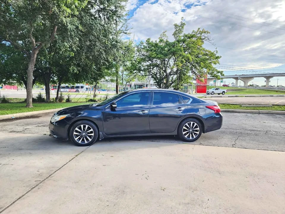 2017 Nissan Altima 5th Gen - Image 3 of 15