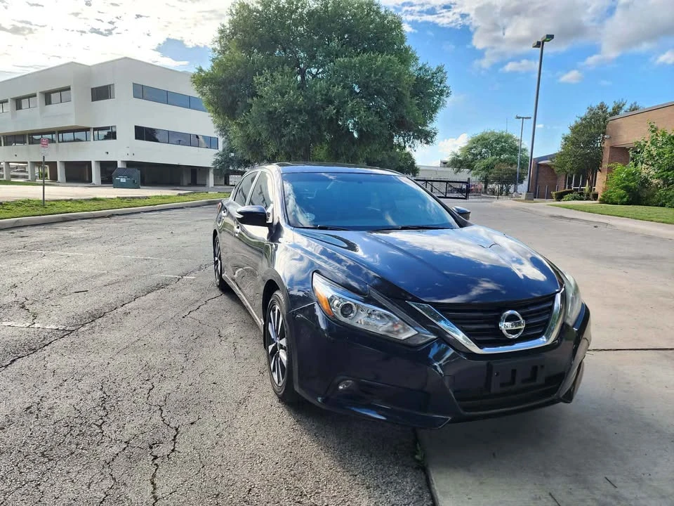 2017 Nissan Altima 5th Gen - Image 2 of 15