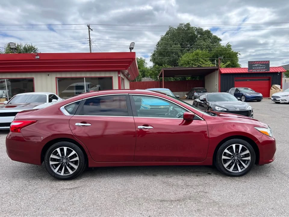 2017 Nissan Altima 5th Gen - Image 4 of 17