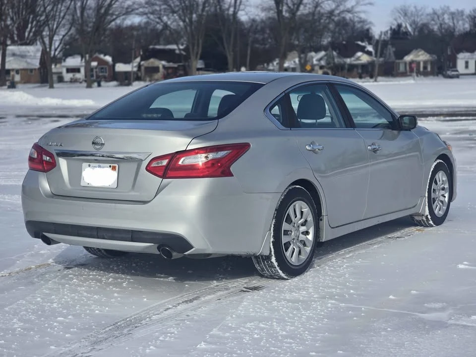 2017 Nissan Altima 5th Gen - Image 5 of 18