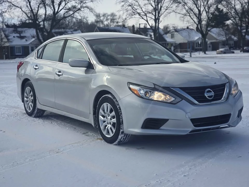 2017 Nissan Altima 5th Gen - Image 3 of 18