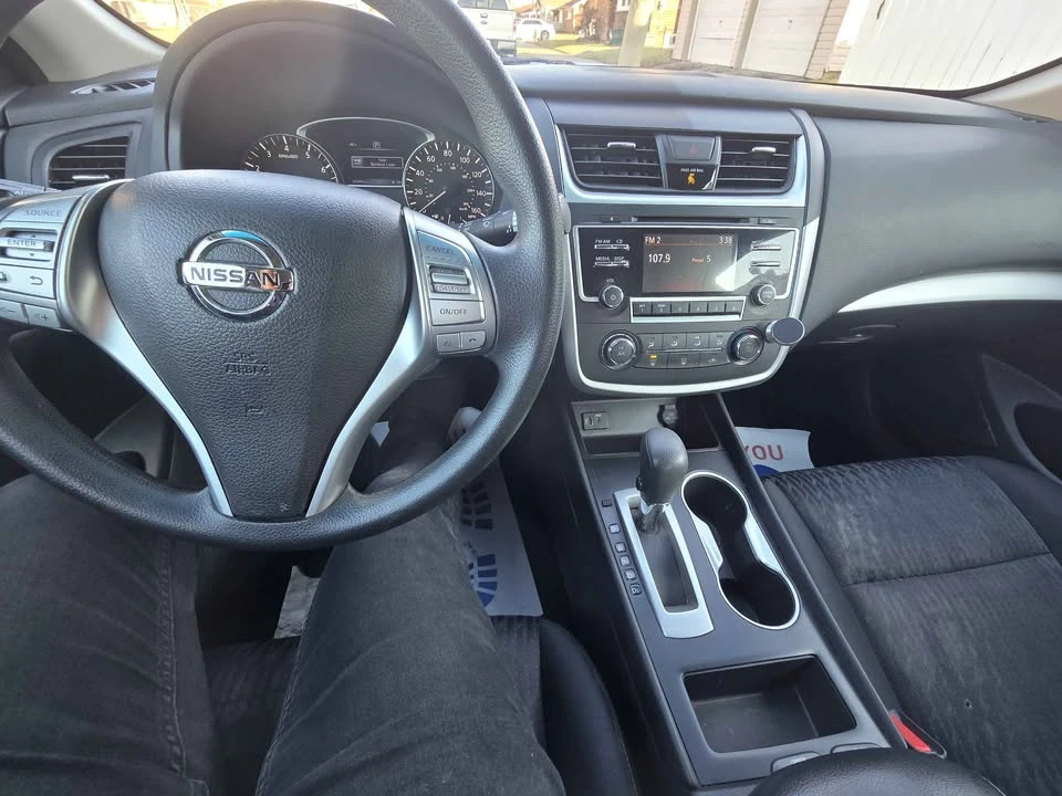 2017 Nissan Altima 5th Gen - Image 17 of 18