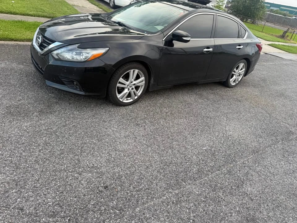 2017 Nissan Altima 5th Gen - Image 2 of 8