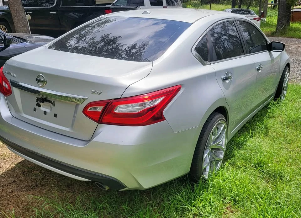 2017 Nissan Altima 5th Gen - Image 3 of 4