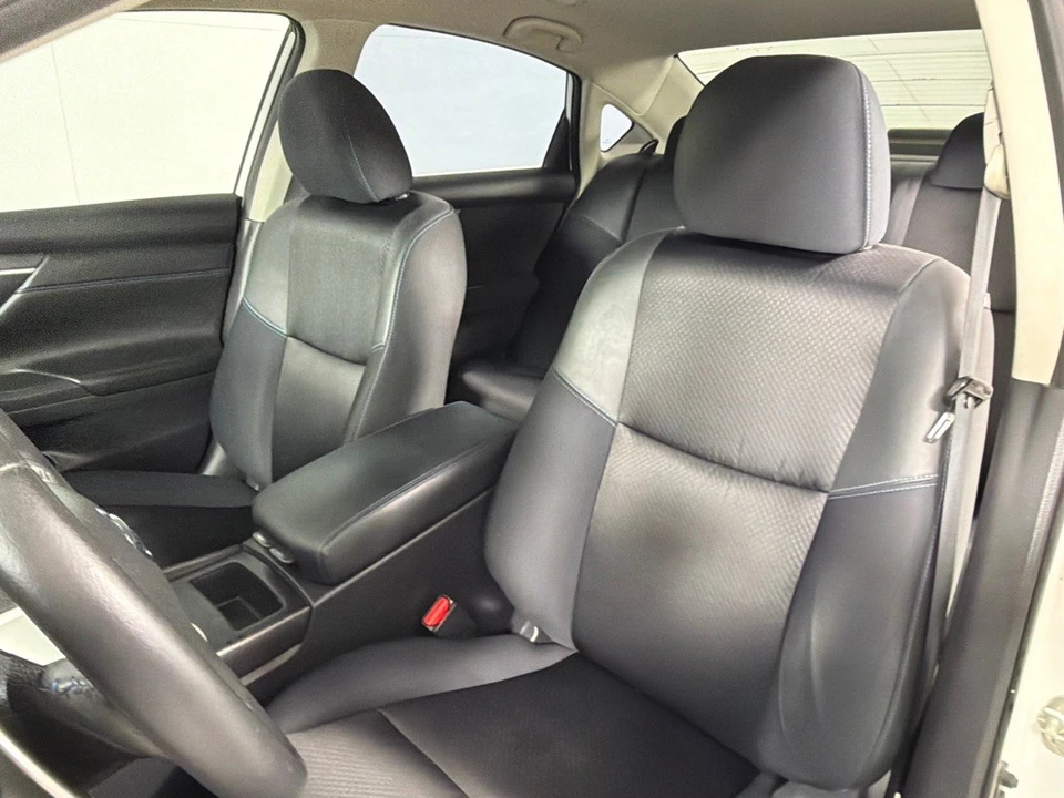 2017 Nissan Altima 5th Gen - Image 11 of 21