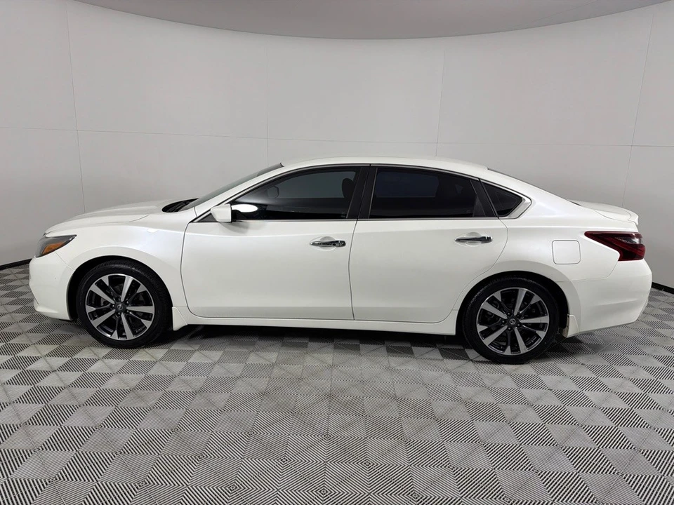 2017 Nissan Altima 5th Gen - Image 8 of 21