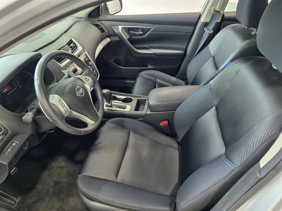 2017 Nissan Altima 5th Gen - Image 15 of 21
