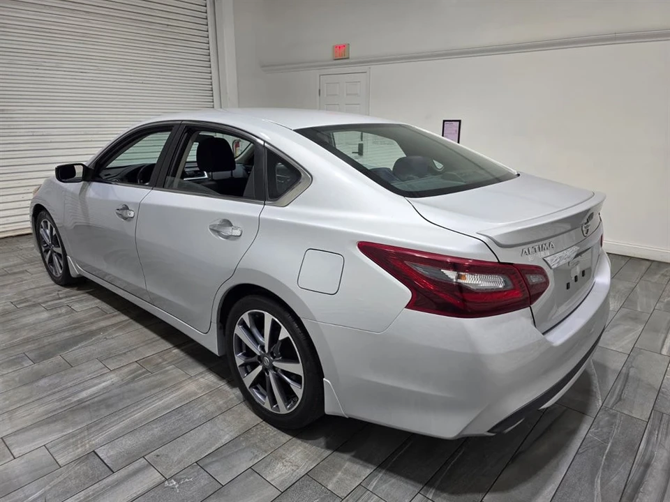 2017 Nissan Altima 5th Gen - Image 9 of 21