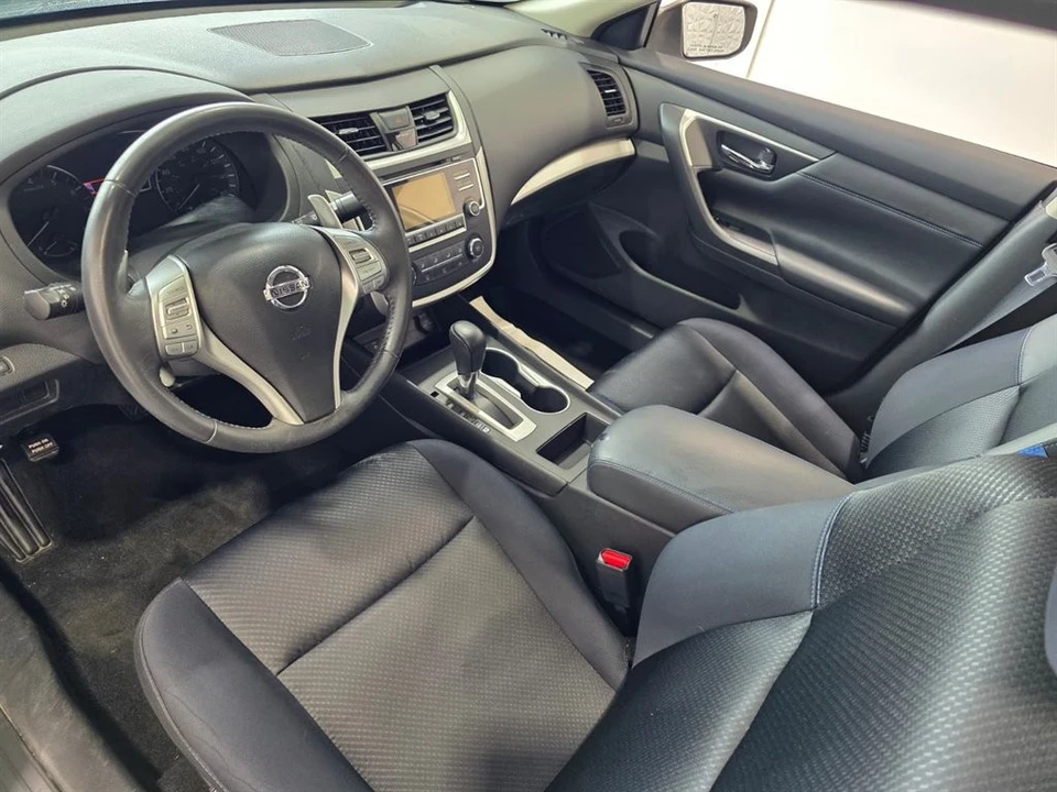 2017 Nissan Altima 5th Gen - Image 16 of 21