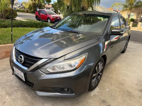 2017 Nissan Altima Sport