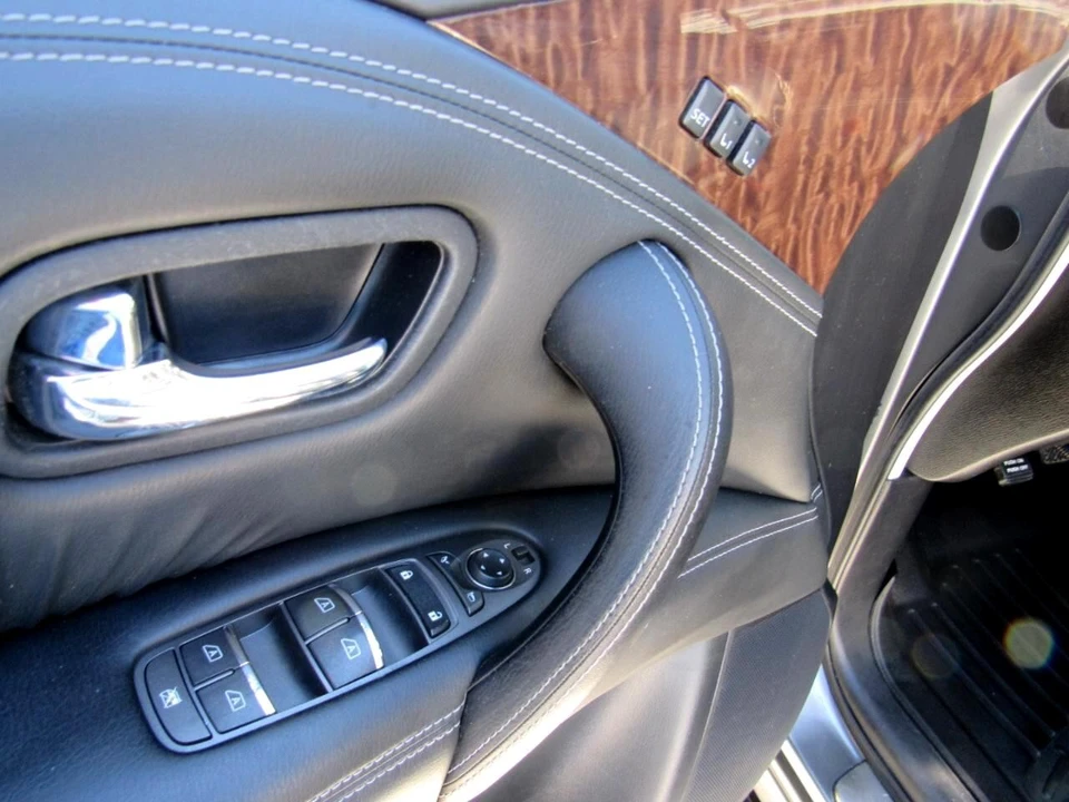 2017 Nissan Armada - Image 12 of 21