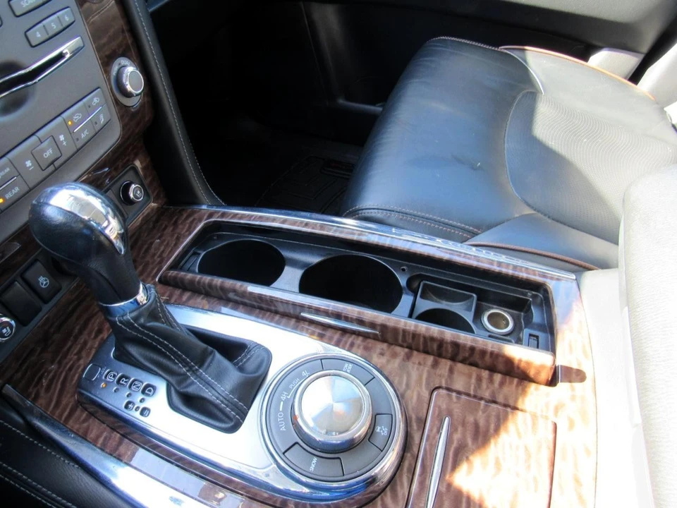 2017 Nissan Armada - Image 10 of 21