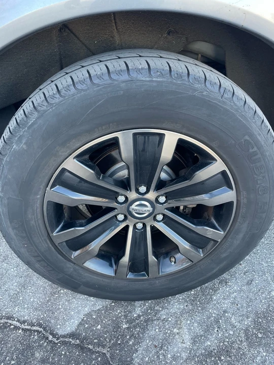 2017 Nissan Armada - Image 15 of 21