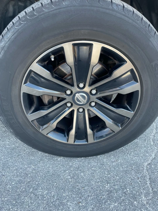 2017 Nissan Armada - Image 14 of 21