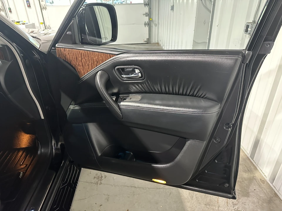 2017 Nissan Armada - Image 11 of 21