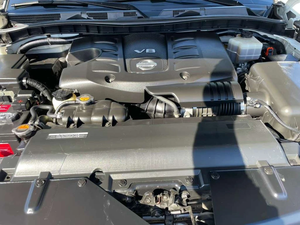 2017 Nissan Armada - Image 16 of 17