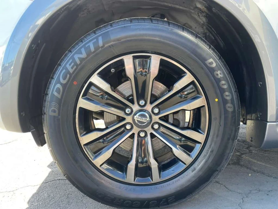 2017 Nissan Armada - Image 15 of 17