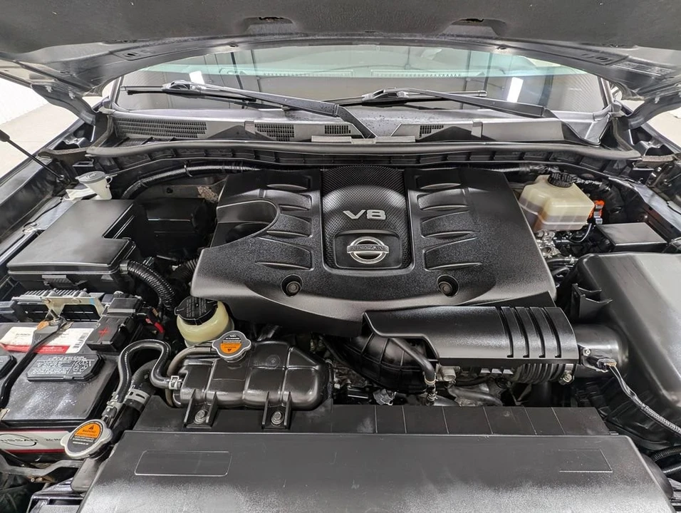 2017 Nissan Armada - Image 11 of 12