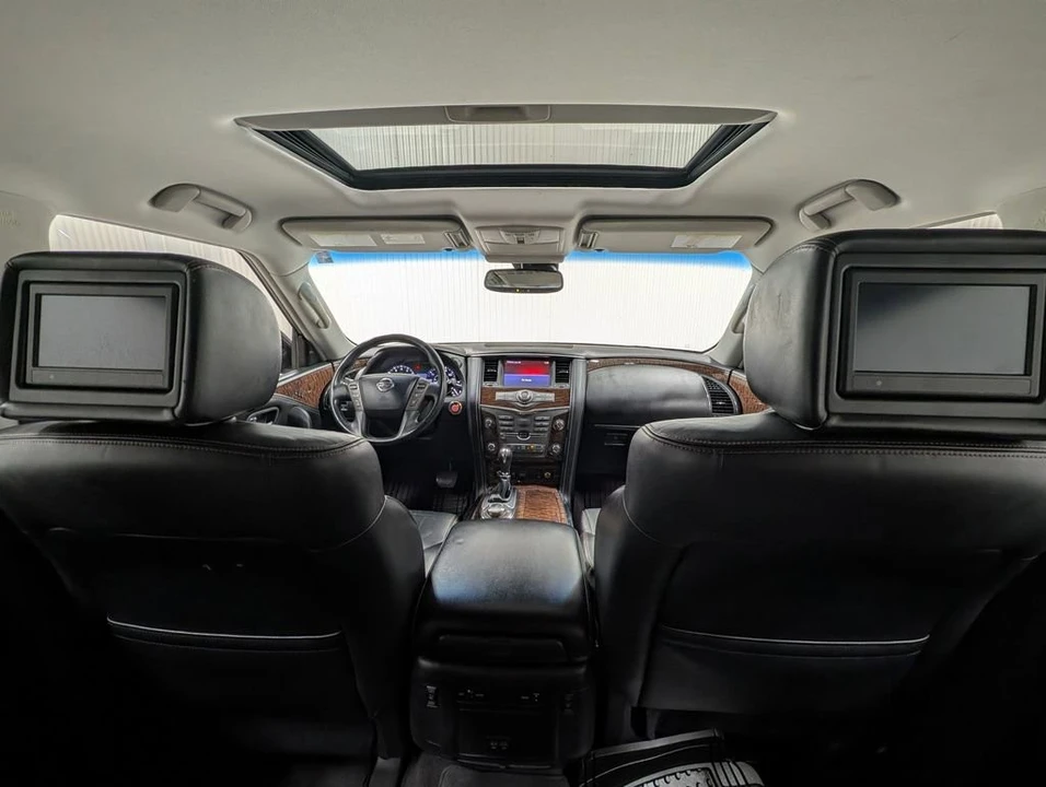 2017 Nissan Armada - Image 2 of 12