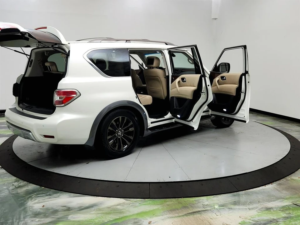 2017 Nissan Armada - Image 11 of 21