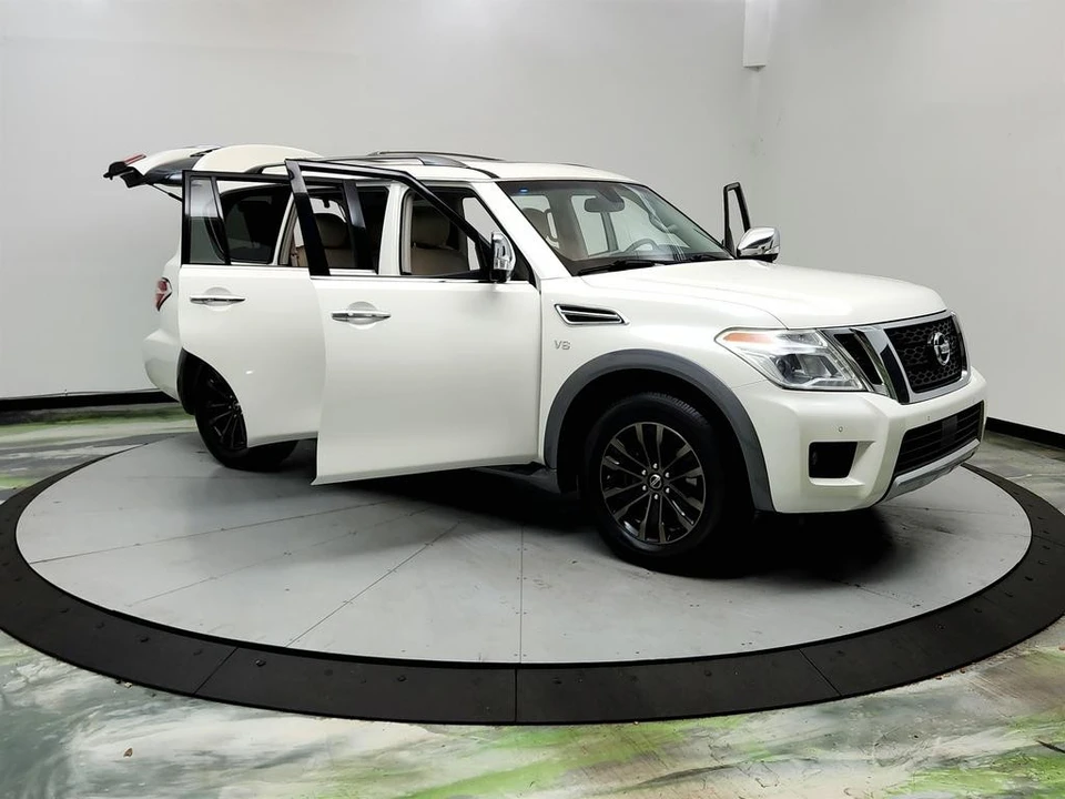 2017 Nissan Armada - Image 10 of 21