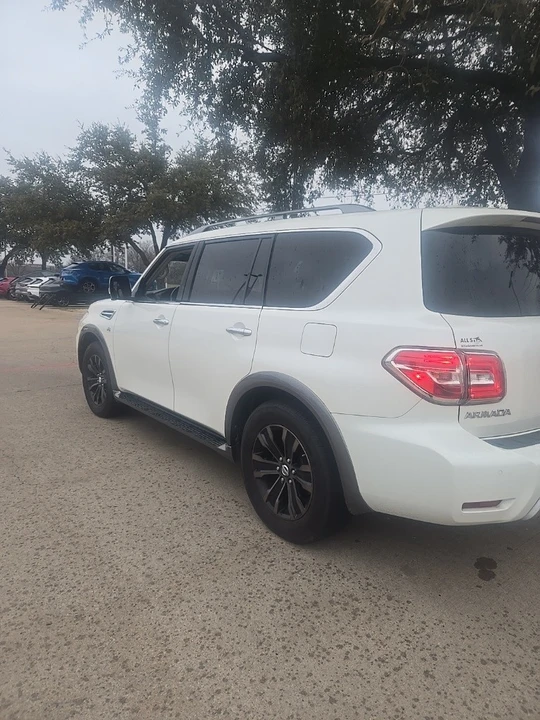2017 Nissan Armada - Image 5 of 12