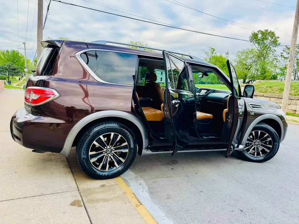 2017 Nissan Armada - Image 8 of 20