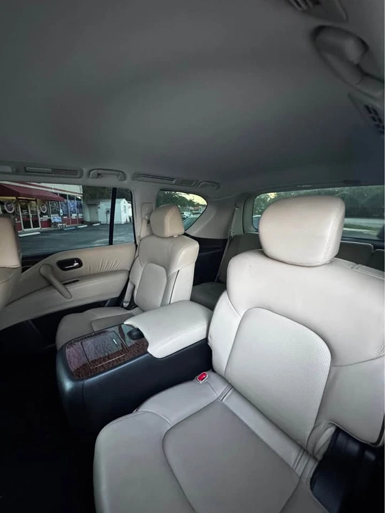 2017 Nissan Armada - Image 9 of 10