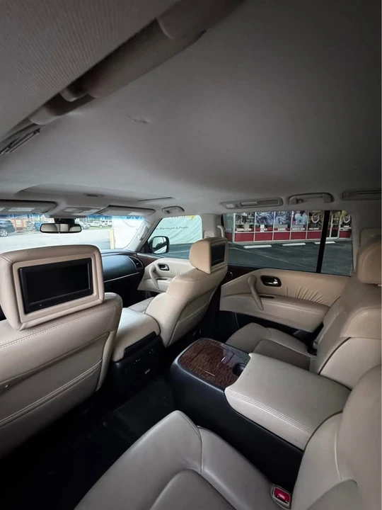 2017 Nissan Armada - Image 7 of 10