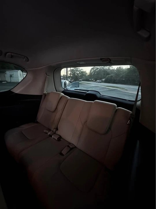 2017 Nissan Armada - Image 10 of 10