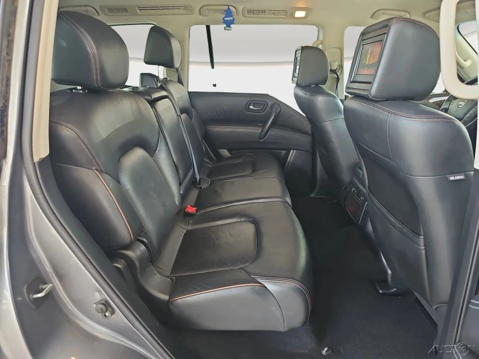 2017 Nissan Armada - Image 20 of 21