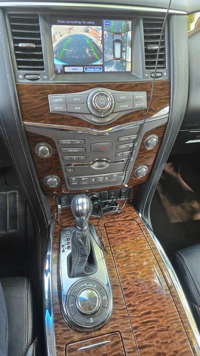 2017 Nissan Armada - Image 18 of 19
