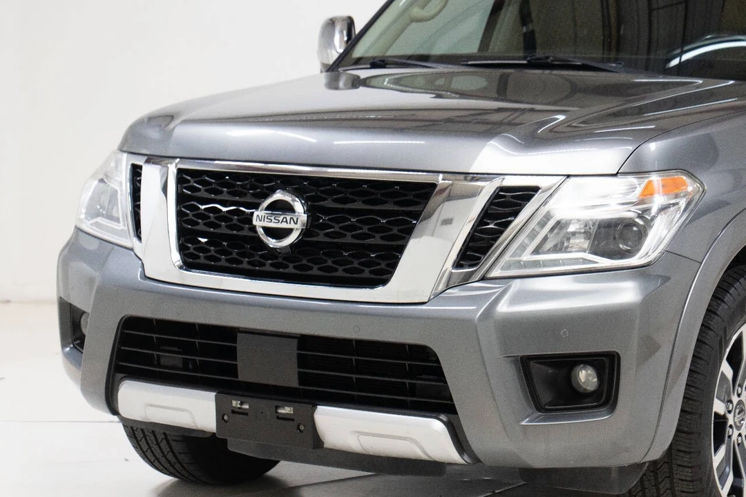 2017 Nissan Armada - Image 10 of 12