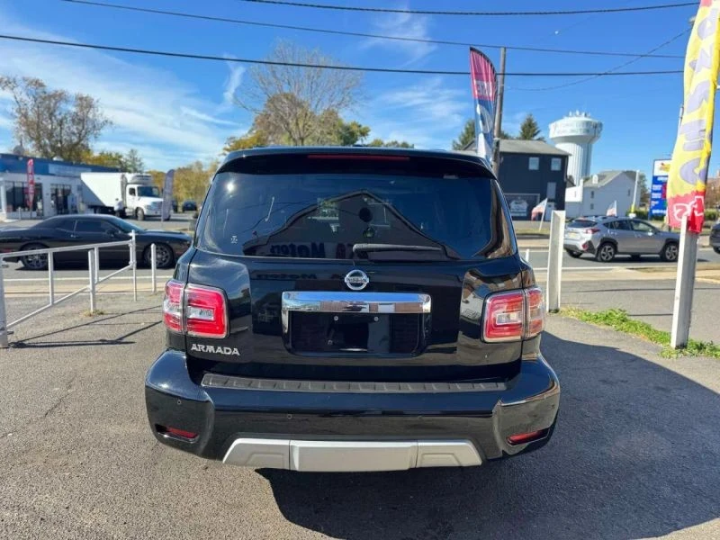 2017 Nissan Armada - Image 11 of 12