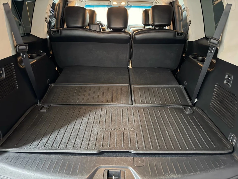 2017 Nissan Armada - Image 18 of 20