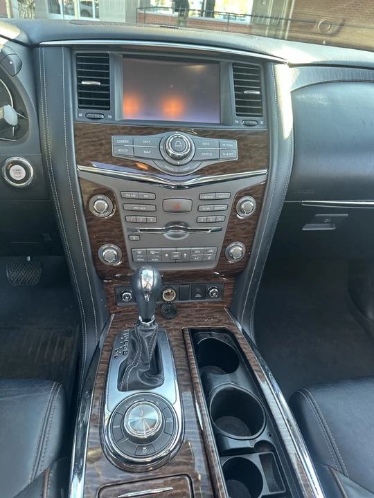 2017 Nissan Armada - Image 19 of 21