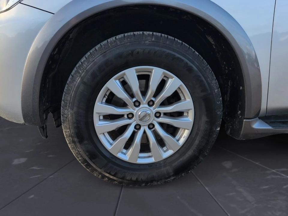 2017 Nissan Armada - Image 26 of 26