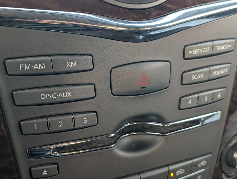 2017 Nissan Armada - Image 21 of 26