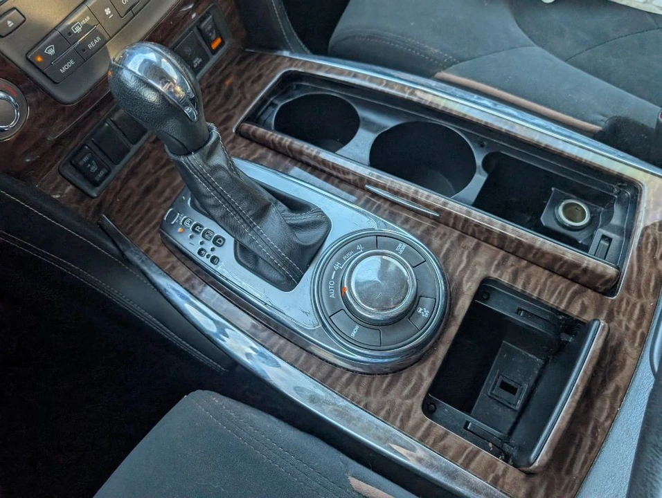 2017 Nissan Armada - Image 25 of 26