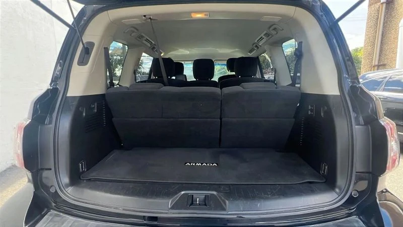 2017 Nissan Armada - Image 10 of 12