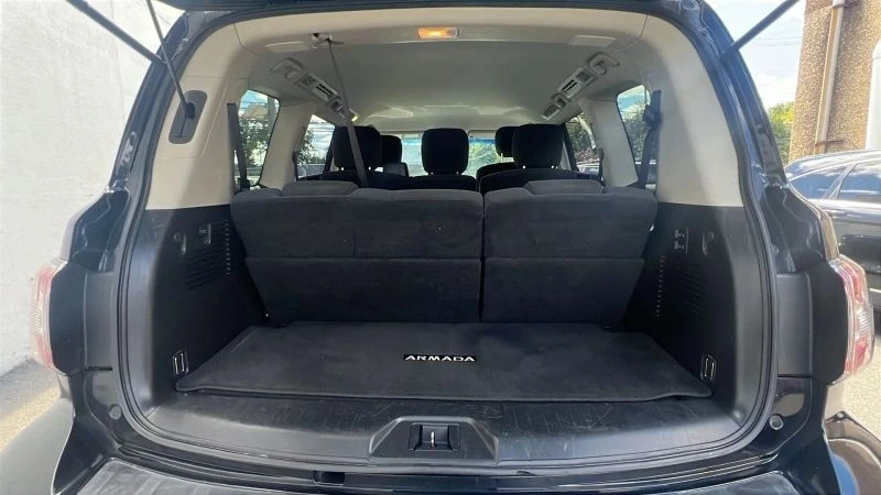2017 Nissan Armada - Image 10 of 12