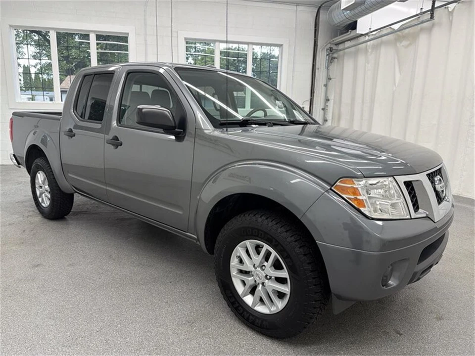 2017 Nissan Frontier 2nd Gen - Image 3 of 15