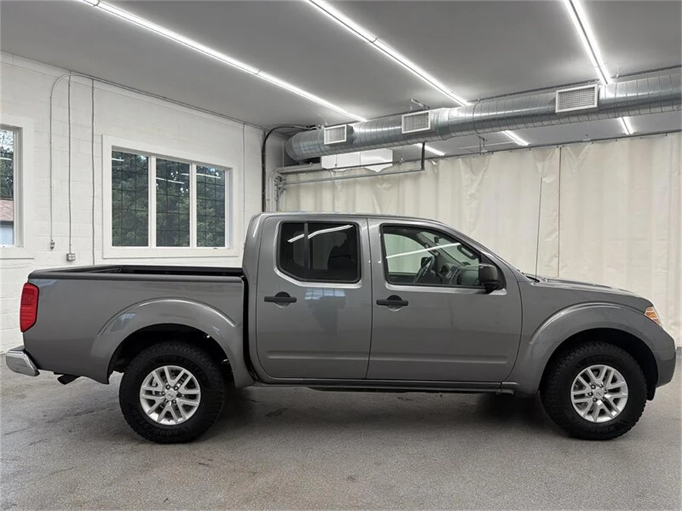 2017 Nissan Frontier 2nd Gen - Image 4 of 15