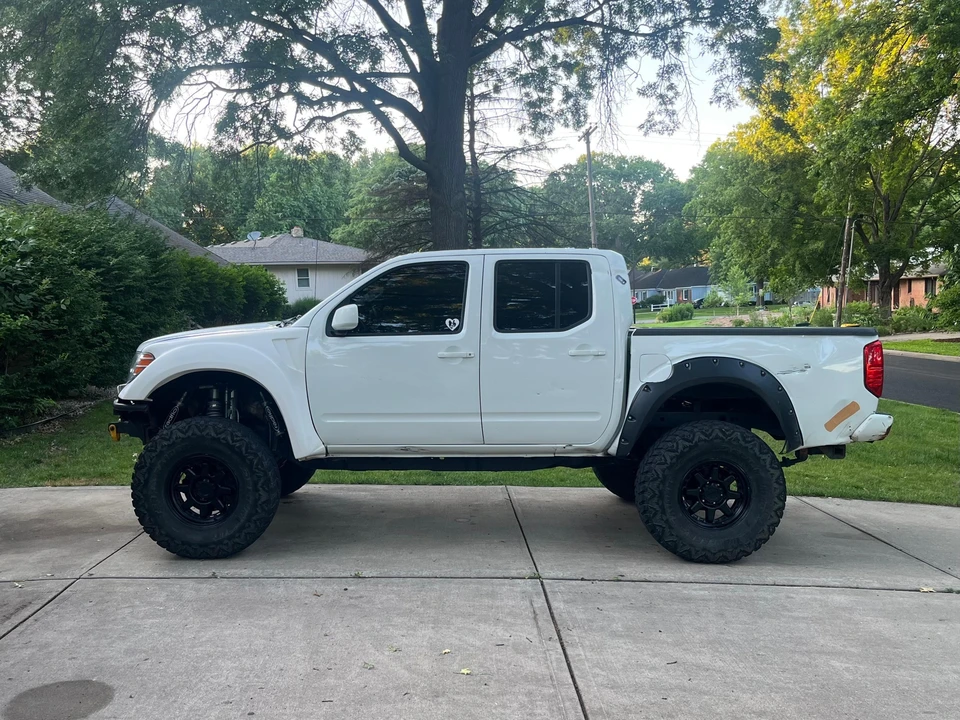 2017 Nissan Frontier 2nd Gen - Image 15 of 31
