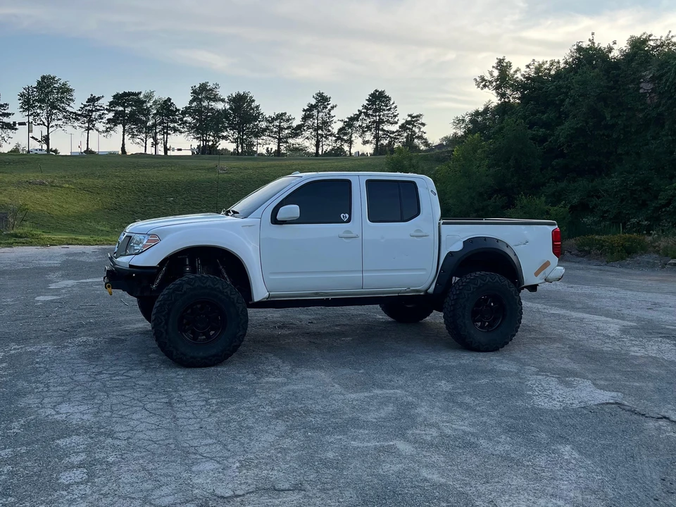 2017 Nissan Frontier 2nd Gen - Image 14 of 31