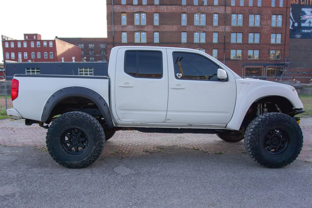 2017 Nissan Frontier 2nd Gen - Image 3 of 31