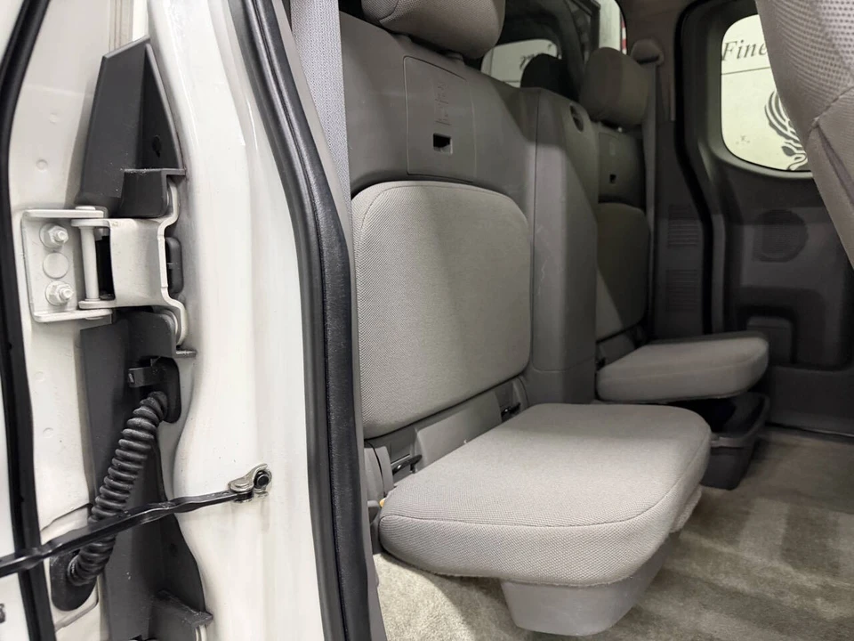 2017 Nissan Frontier 2nd Gen - Image 7 of 12
