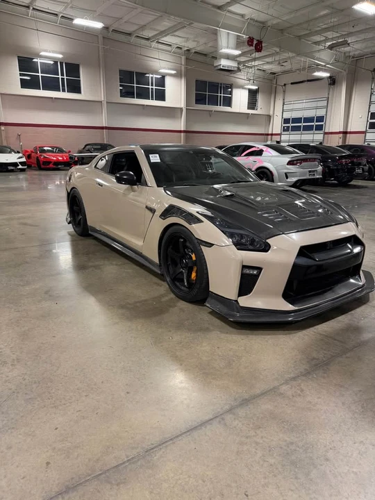 2017 Nissan - Image 8 of 9